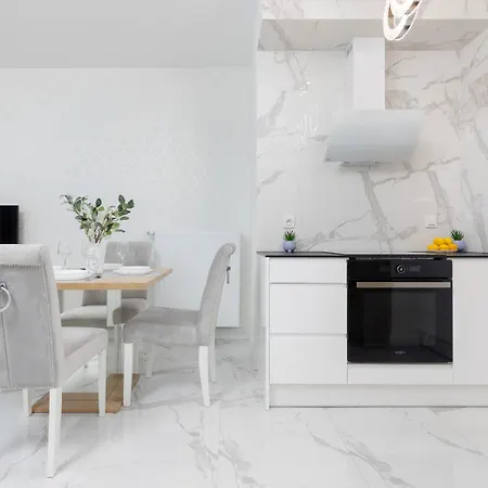 Praga Arte Apartments With Parking & Balcony By Noclegi Renters Varsovia Exterior foto