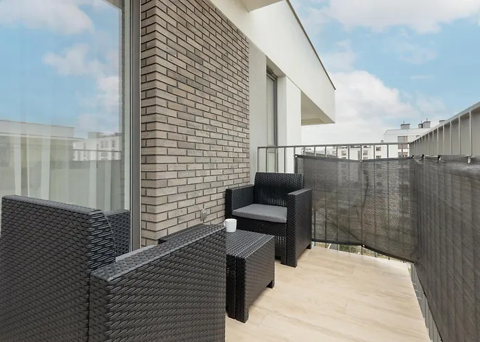 Praga Arte Apartments With Parking & Balcony By Noclegi Renters
