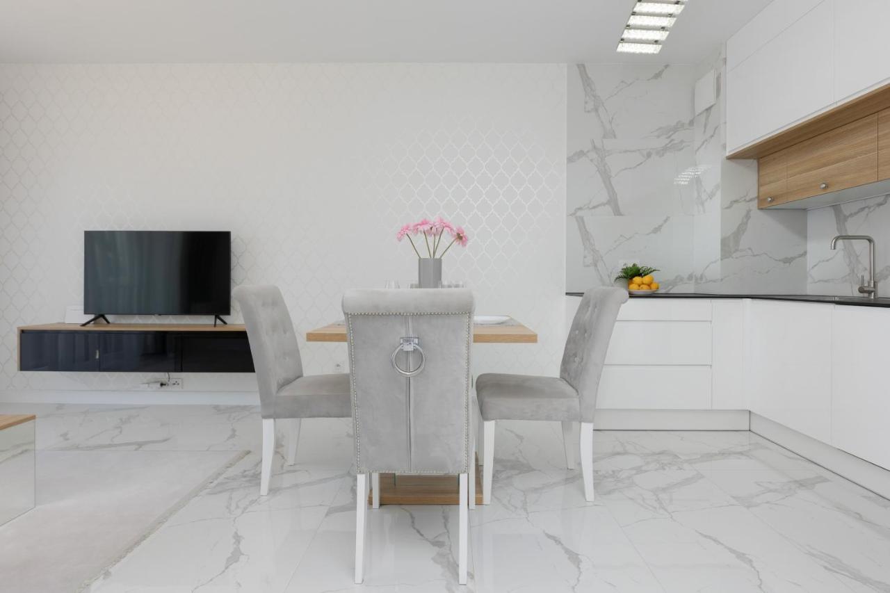 Praga Arte With Parking & Balcony By Renters Apartment Warsaw