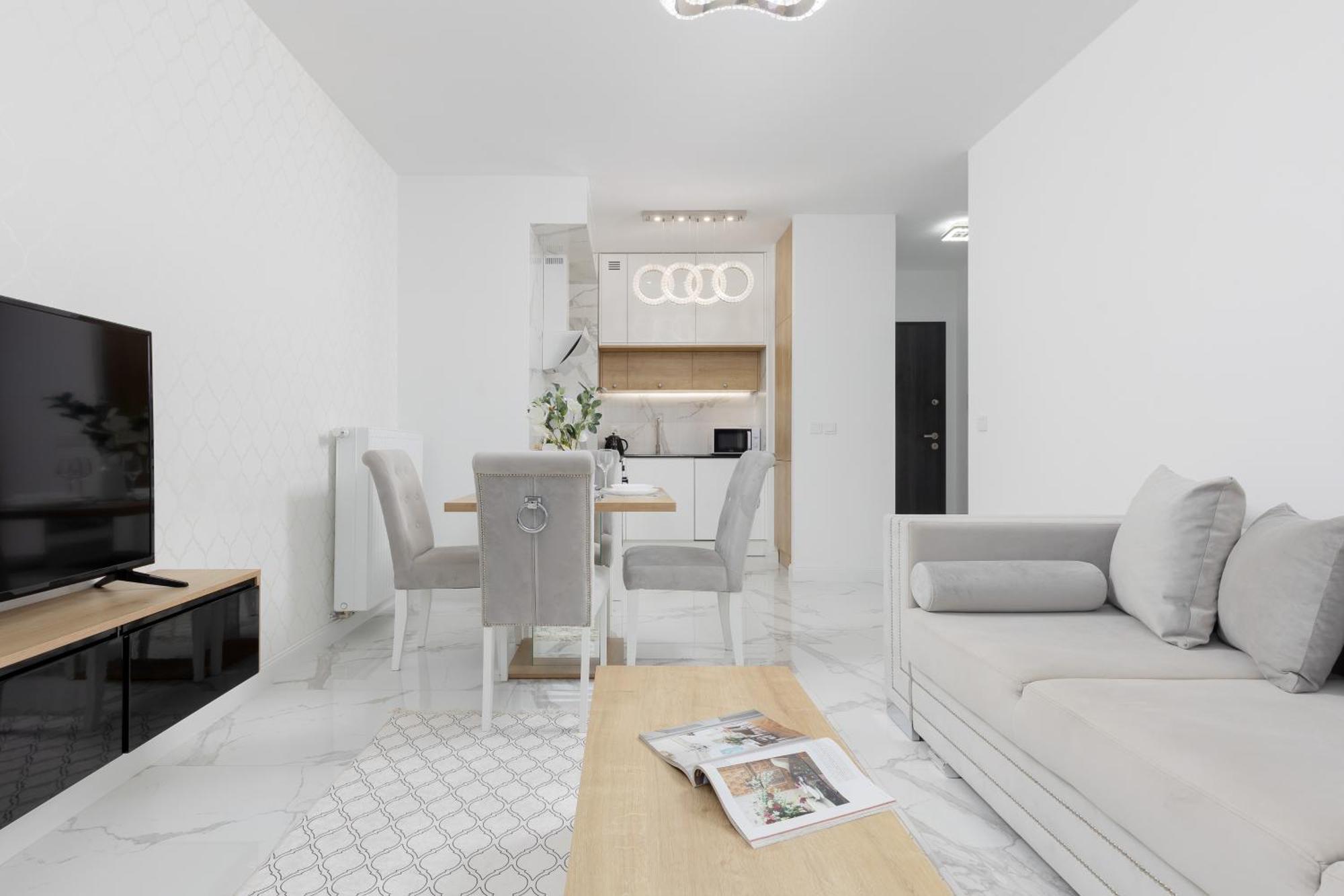 Praga Arte With Parking & Balcony By Renters Apartment *